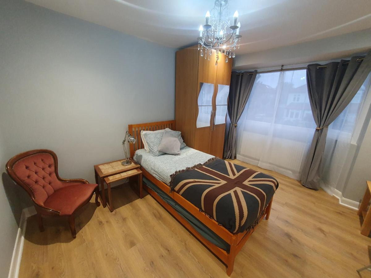 Beautiful Guest Rooms, Free Parking, 30Min Heathrow, 40Min Wembley, 60Min Central London Greenford  Eksteriør billede