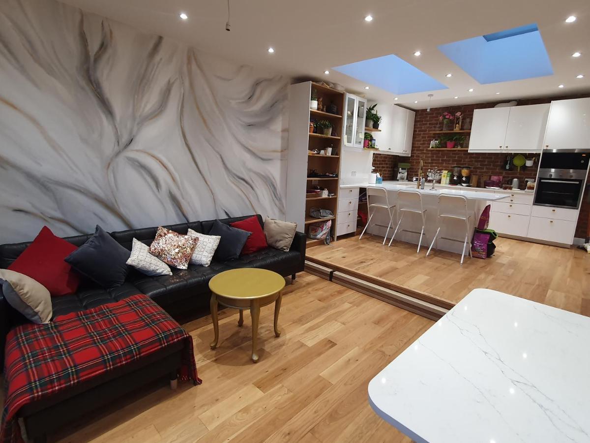 Beautiful Guest Rooms, Free Parking, 30Min Heathrow, 40Min Wembley, 60Min Central London Greenford  Eksteriør billede