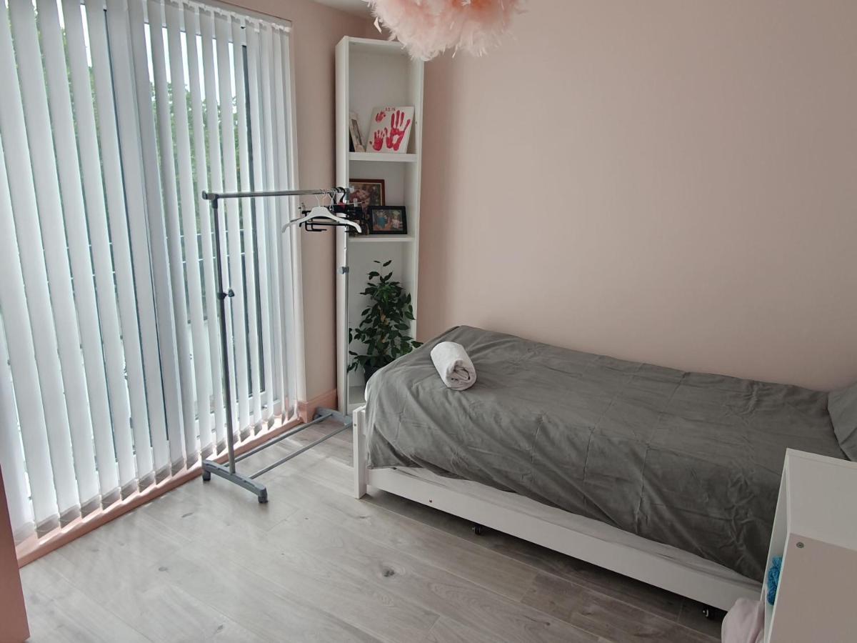 Beautiful Guest Rooms, Free Parking, 30Min Heathrow, 40Min Wembley, 60Min Central London Greenford  Eksteriør billede