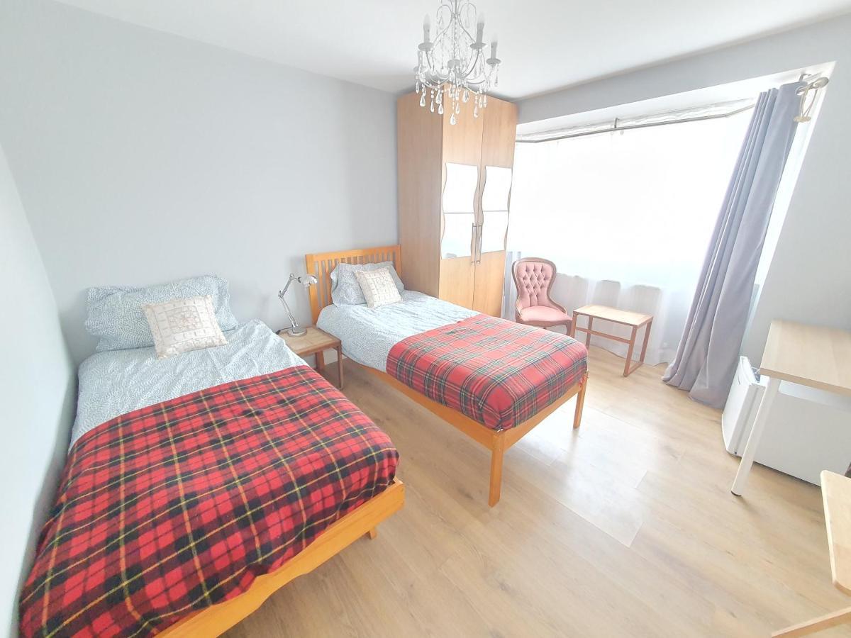 Beautiful Guest Rooms, Free Parking, 30Min Heathrow, 40Min Wembley, 60Min Central London Greenford  Eksteriør billede