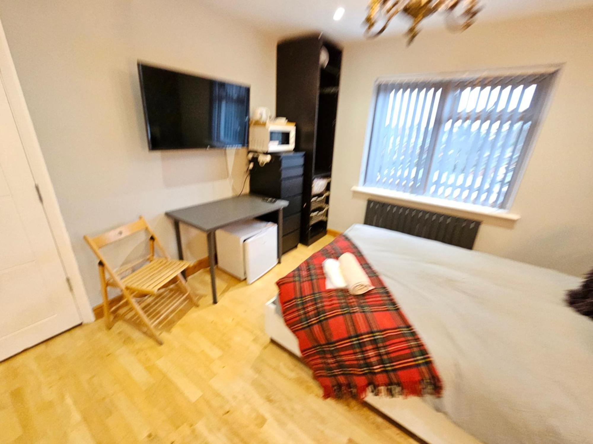 Beautiful Guest Rooms, Free Parking, 30Min Heathrow, 40Min Wembley, 60Min Central London Greenford  Eksteriør billede