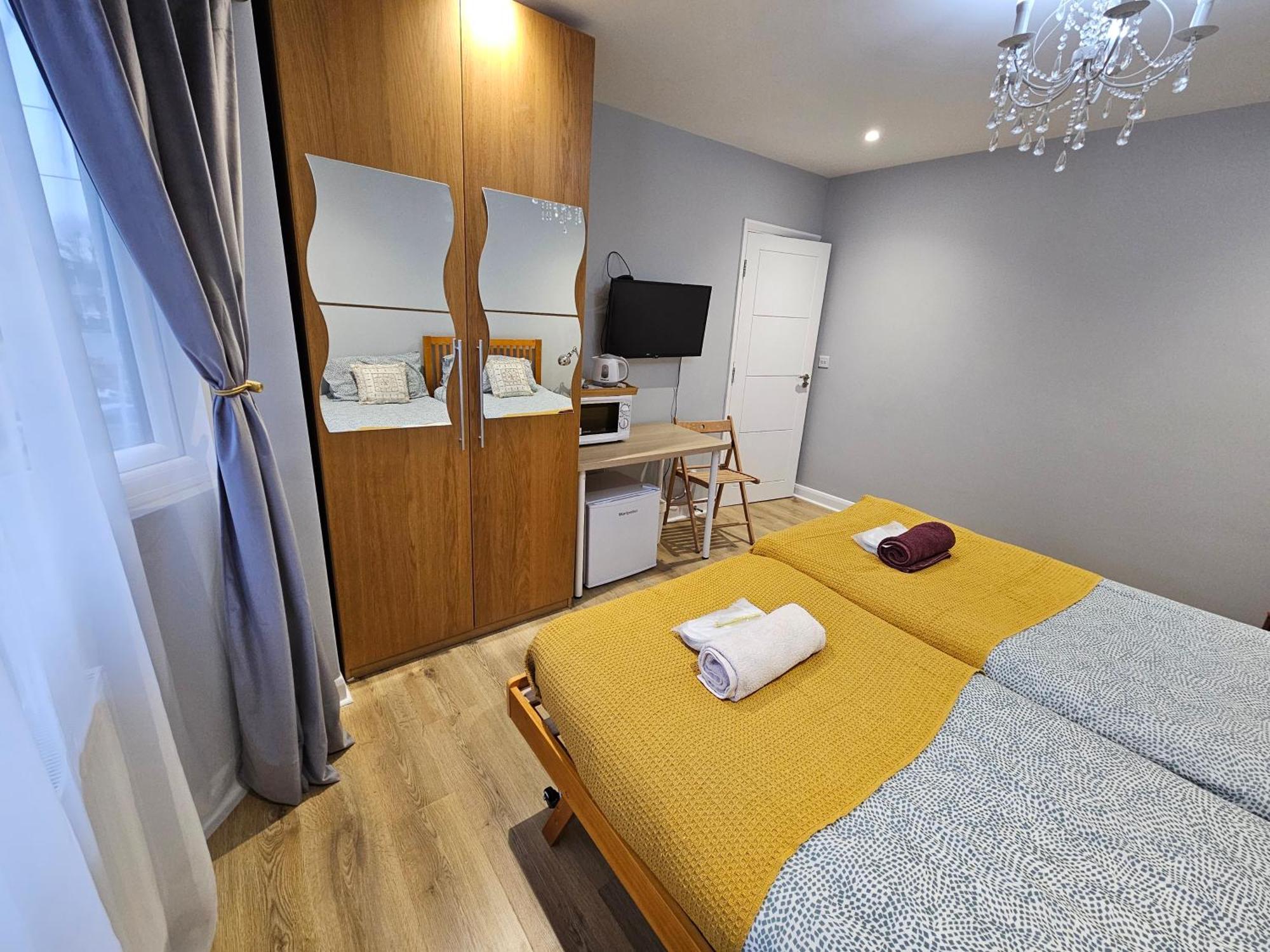Beautiful Guest Rooms, Free Parking, 30Min Heathrow, 40Min Wembley, 60Min Central London Greenford  Eksteriør billede